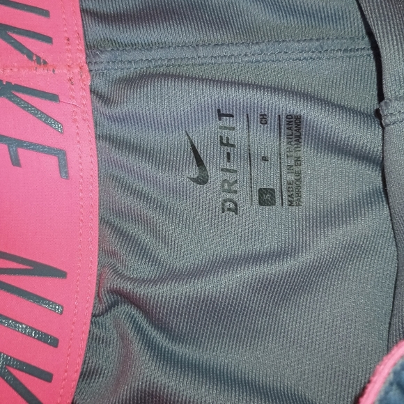 (4/$15)Nike dry fit women's size small athletic shorts - Picture 4 of 4